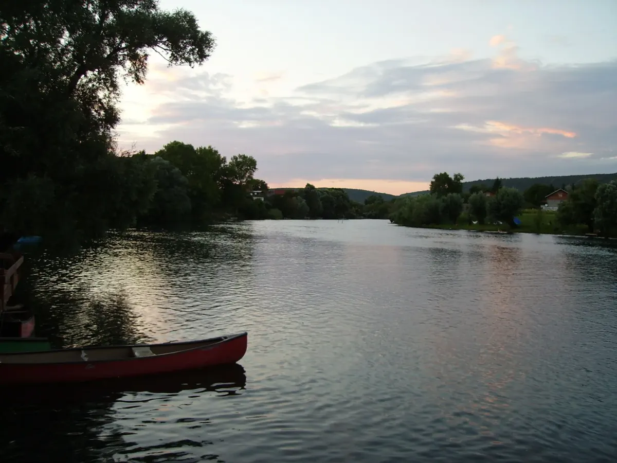 El río Una que atraviesa Bihać